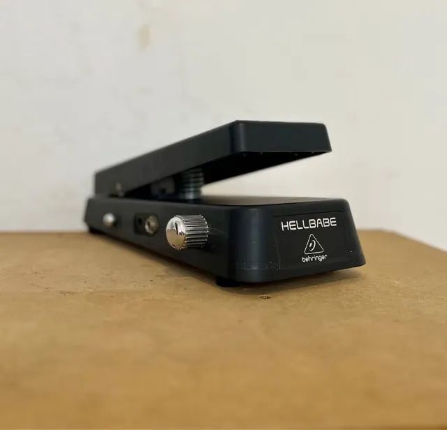 Pedal Wah-Wah Behringer HB01
