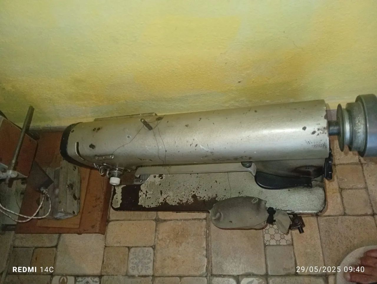 Vendo preço desapego máquina de costura  - Foto 3