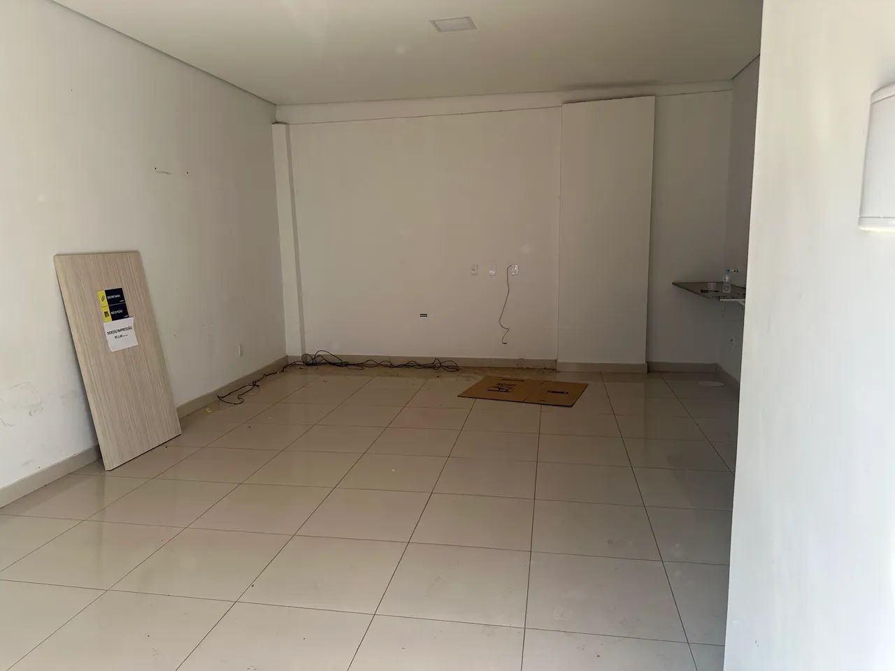Aluga-se sala comercial -  Centro de Goianira!  - Foto 5