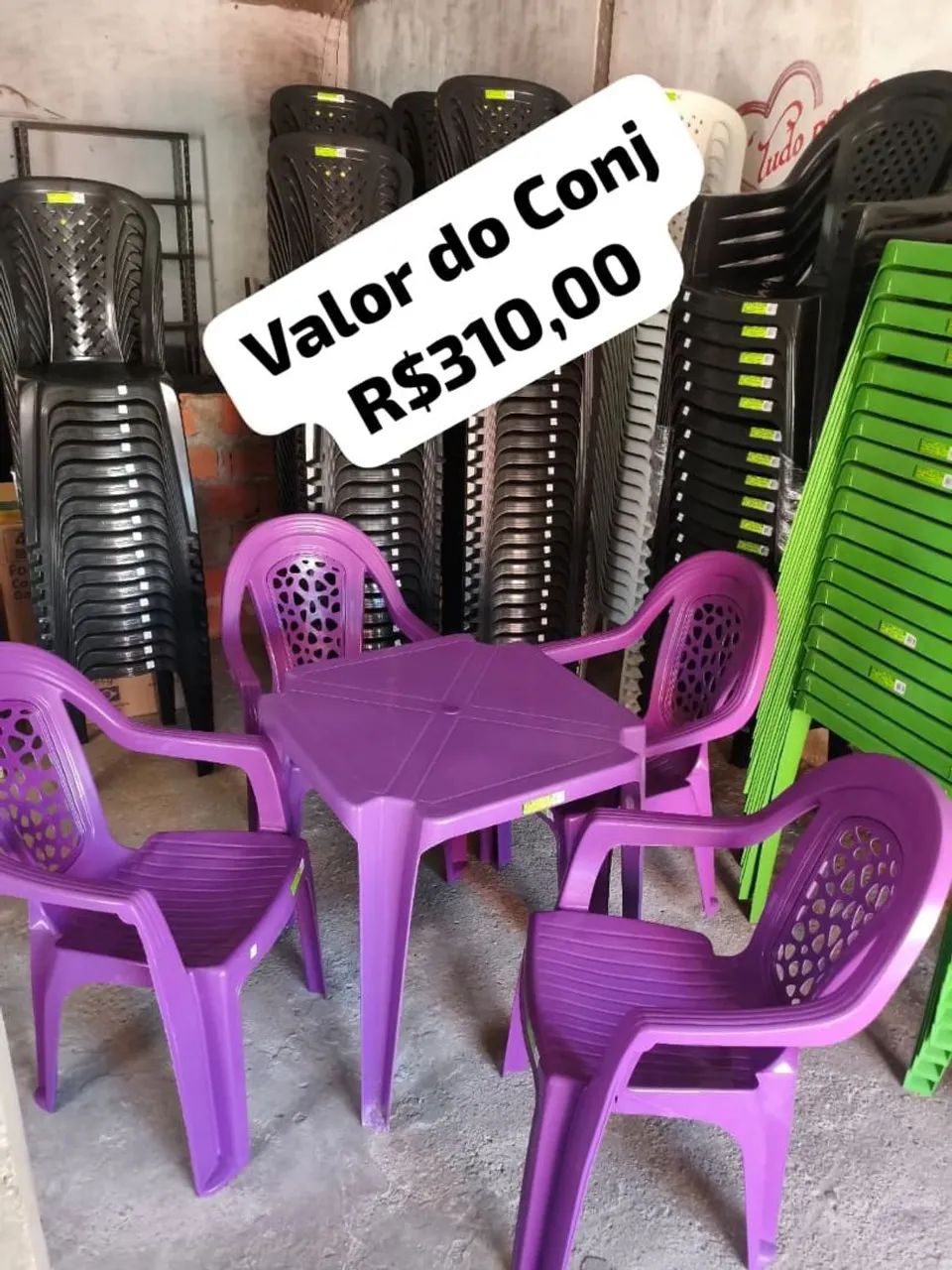 Conjunto de Mesa e Cadeiras de Plástico - Foto 4