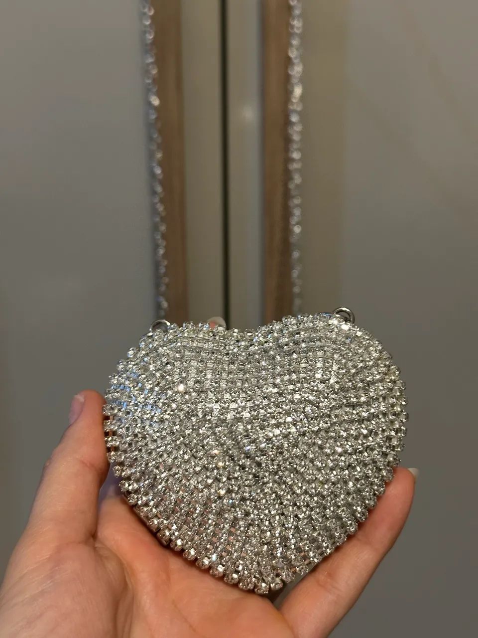 Bolsa coração pequena strass 