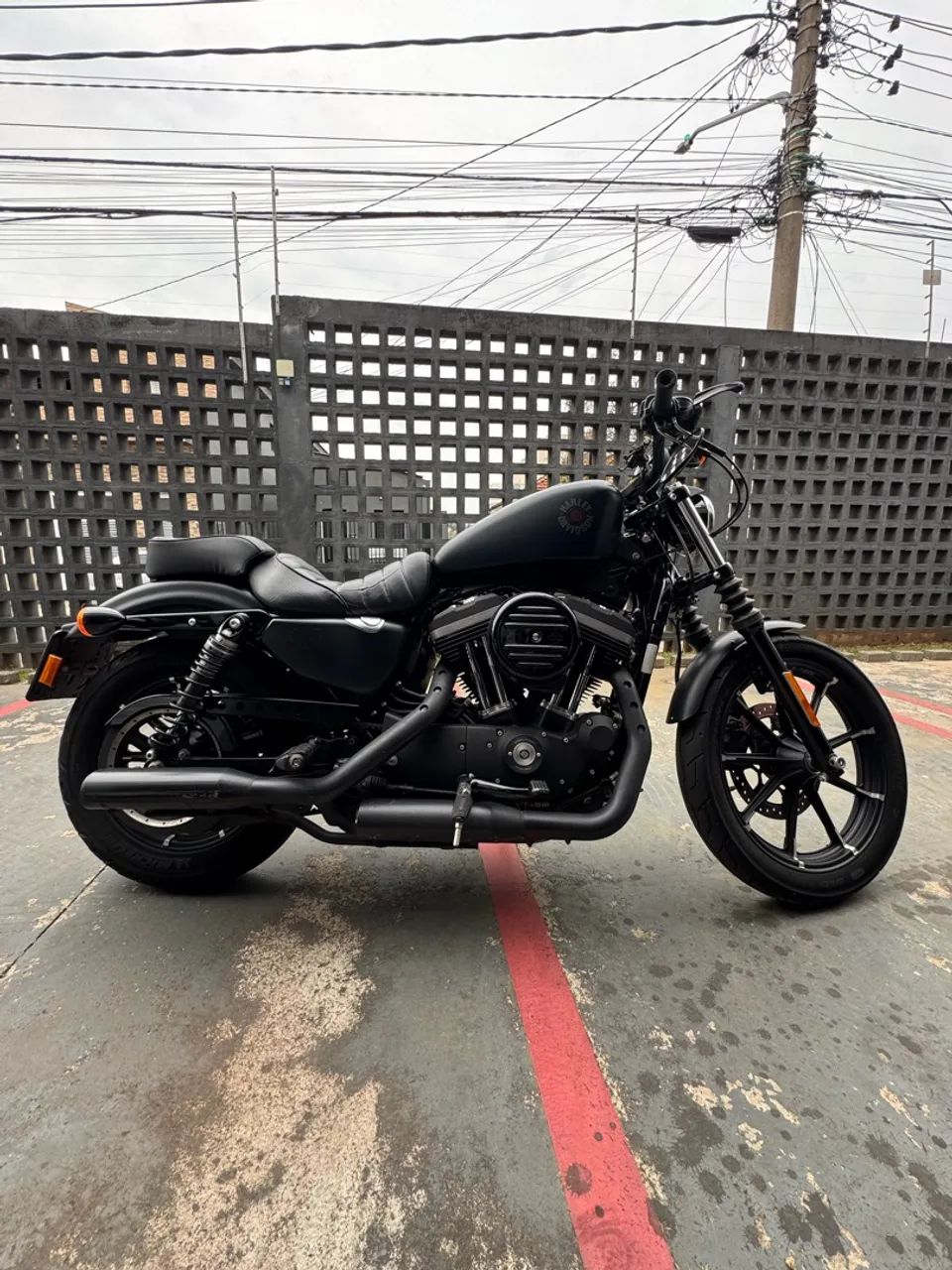 Harley Davidson 883 Iron