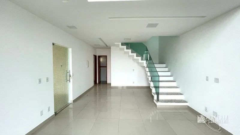 EXCELENTE CASA 04 SUÍTES, 03 VAGAS C/ 227 M² !! - Foto 3