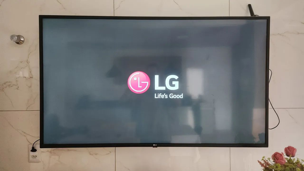 TV LG 60 - 4K Smart TV - Seminova - Foto 3