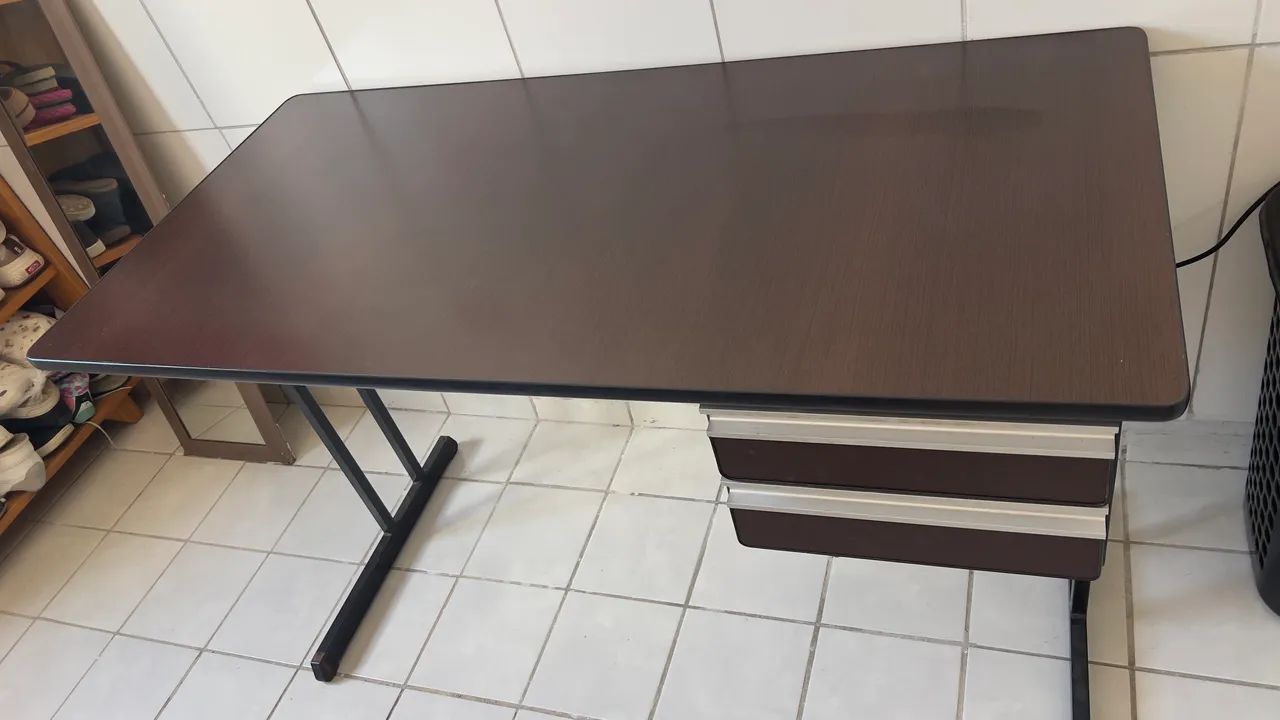 Escrivaninha com 2 gaveta - Foto 3