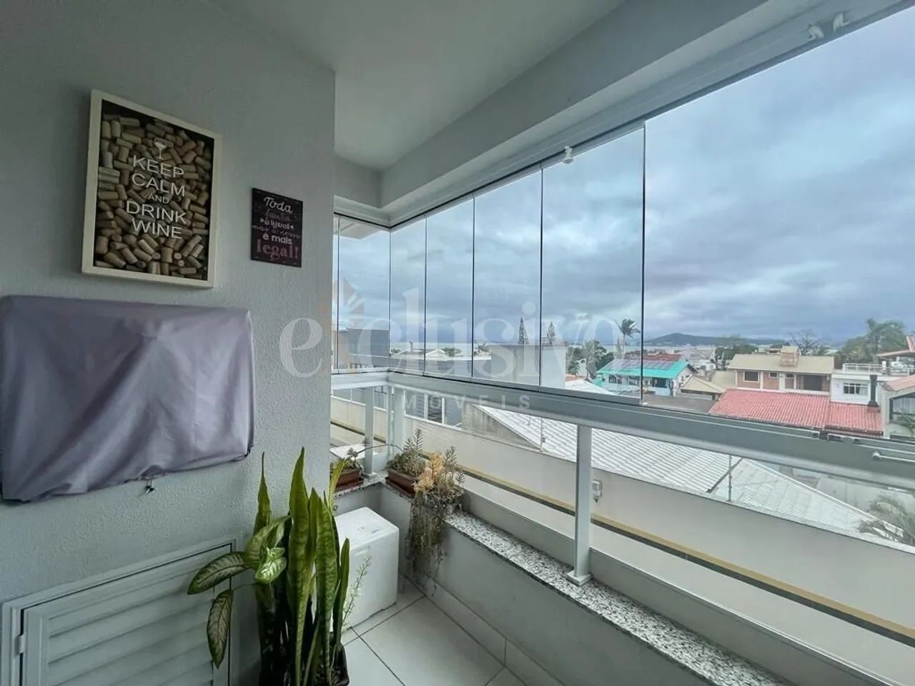 Apartamento 4 Dormitórios no Bairro Itaguaçu - Florianópolis - Foto 2