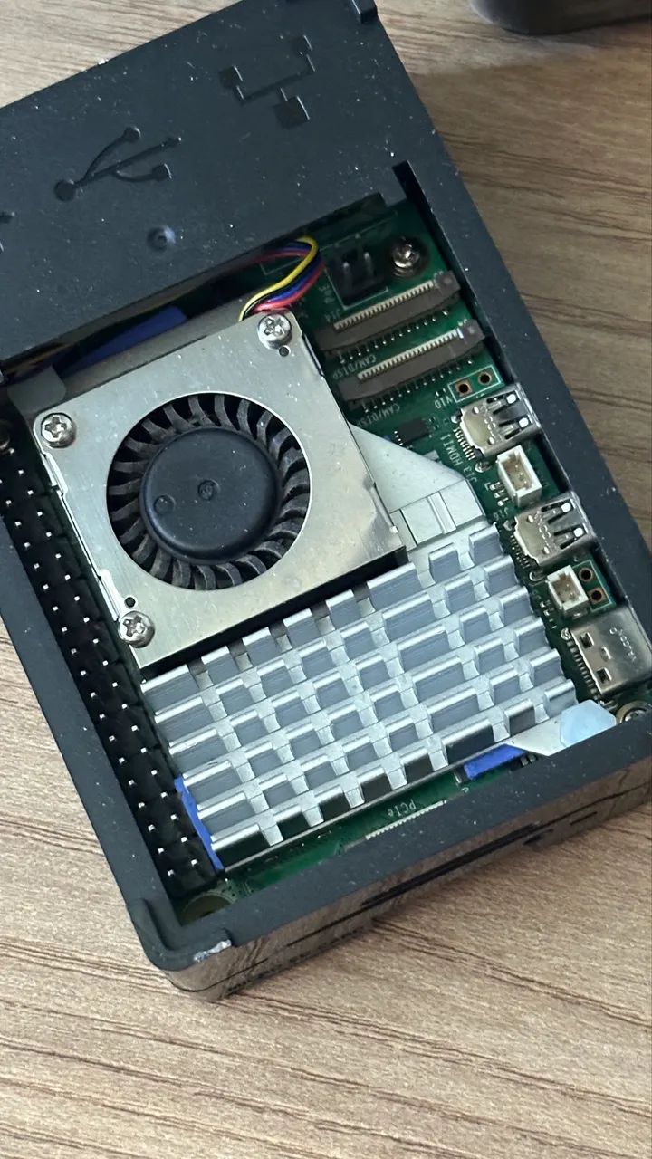 Raspberry Pi 5 - kit 8GB com Case e Font - Foto 4