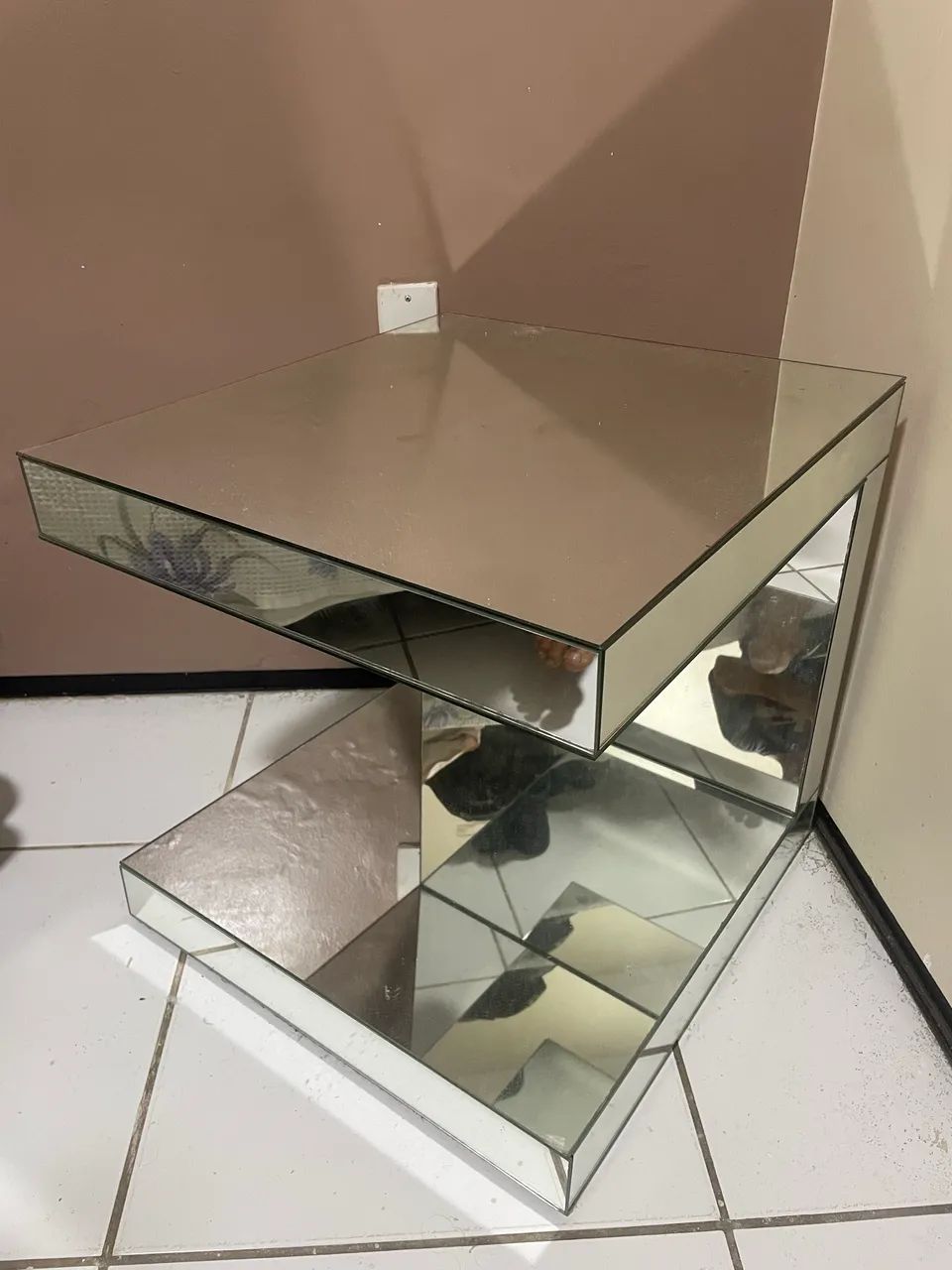 MESA DE CANTO ESPELHADA