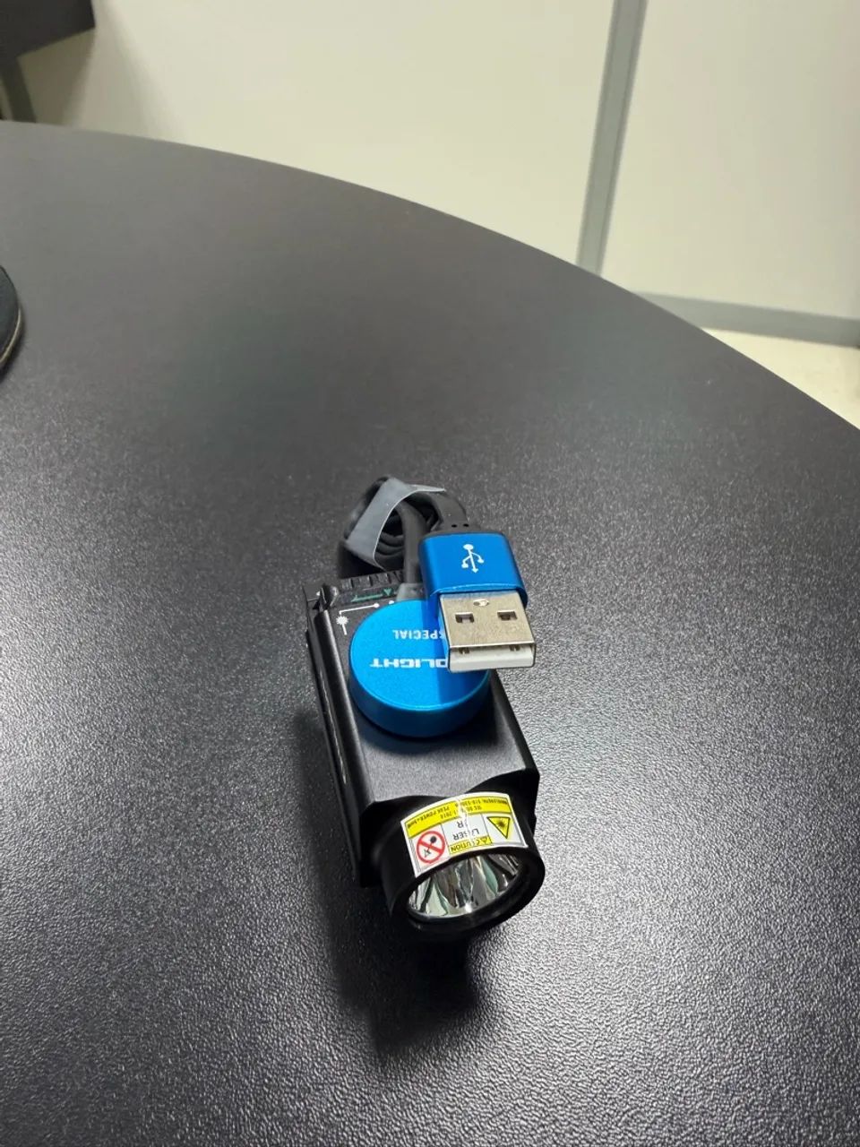 Vendo Lanterna Olight BaldrS com laser!  - Foto 3