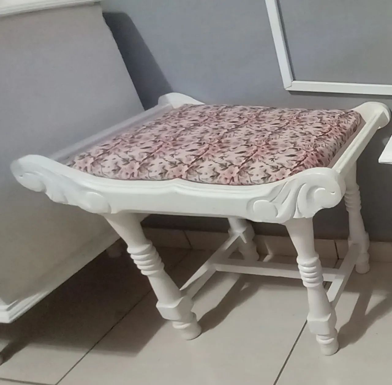 Vendo Penteadeira com banqueta - Foto 2
