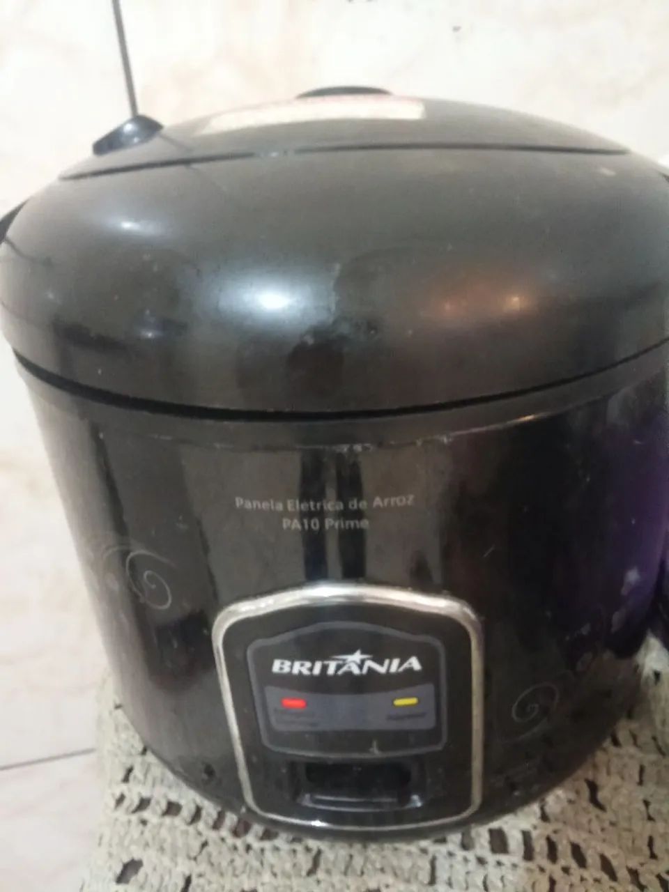 Vendo panela elétrica usada mas bem conservada funcionando perfeitamente com itens complet - Foto 2