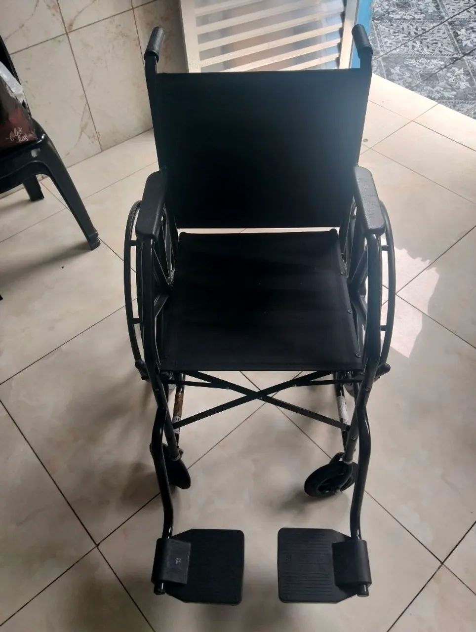 Cadeiras de rodas semi nova!