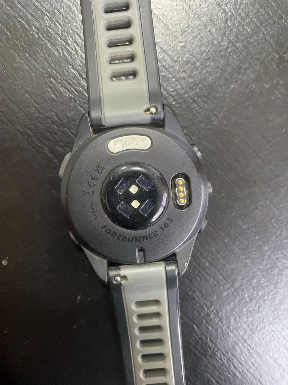 Garmin forerunner 165  com display rachado e placa mãe queimada  - Foto 3