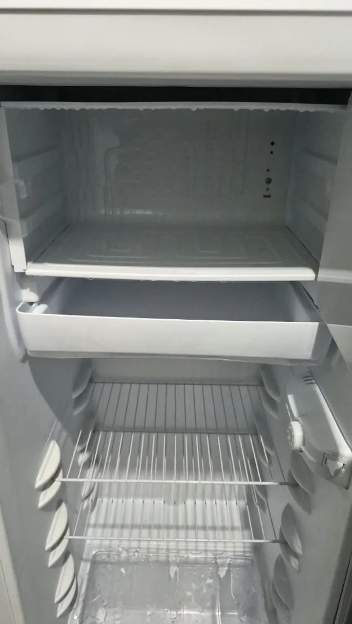 Vende-se geladeira Esmaltec  - Foto 4