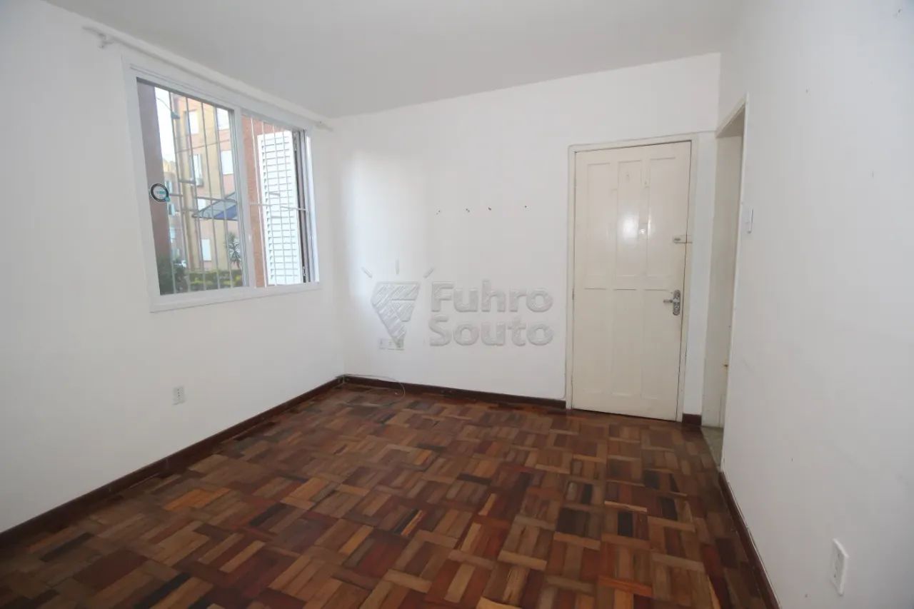 Apartamento Amplo com 3 Dormitórios no Edifício Residencial CohabPel ? Segurança e Confort - Foto 4