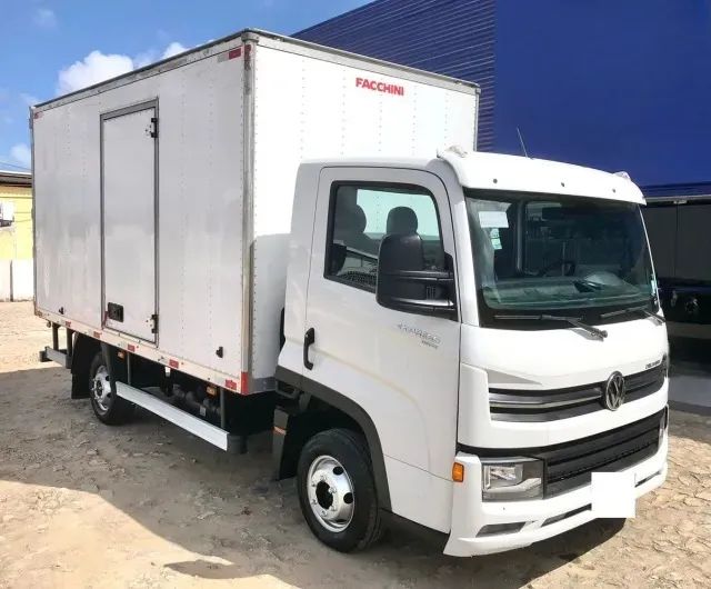 Vw Delivery Express Baú ano 2021