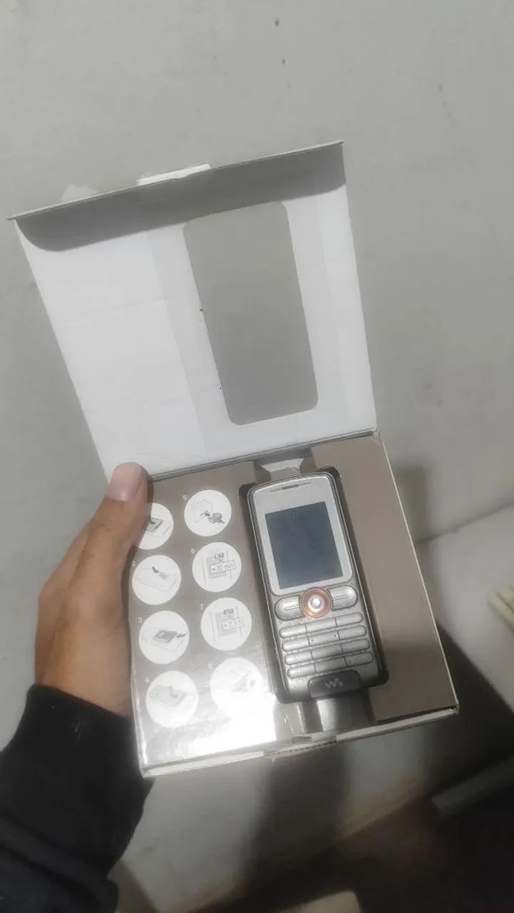 Sony Ericson w200 cinza - Foto 3