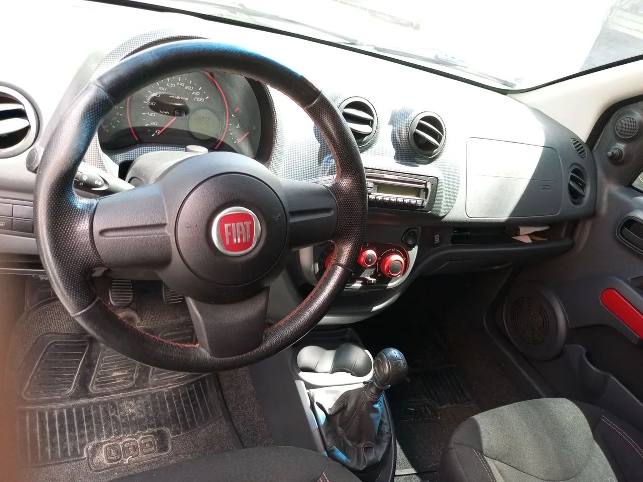 Fiat Uno Sporting 1.4 EVO Fire Flex 8V 4P 2013 - Foto 5