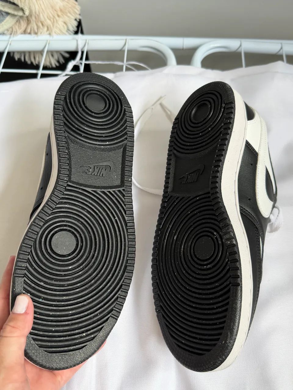 Vendo tênis na NIKE 