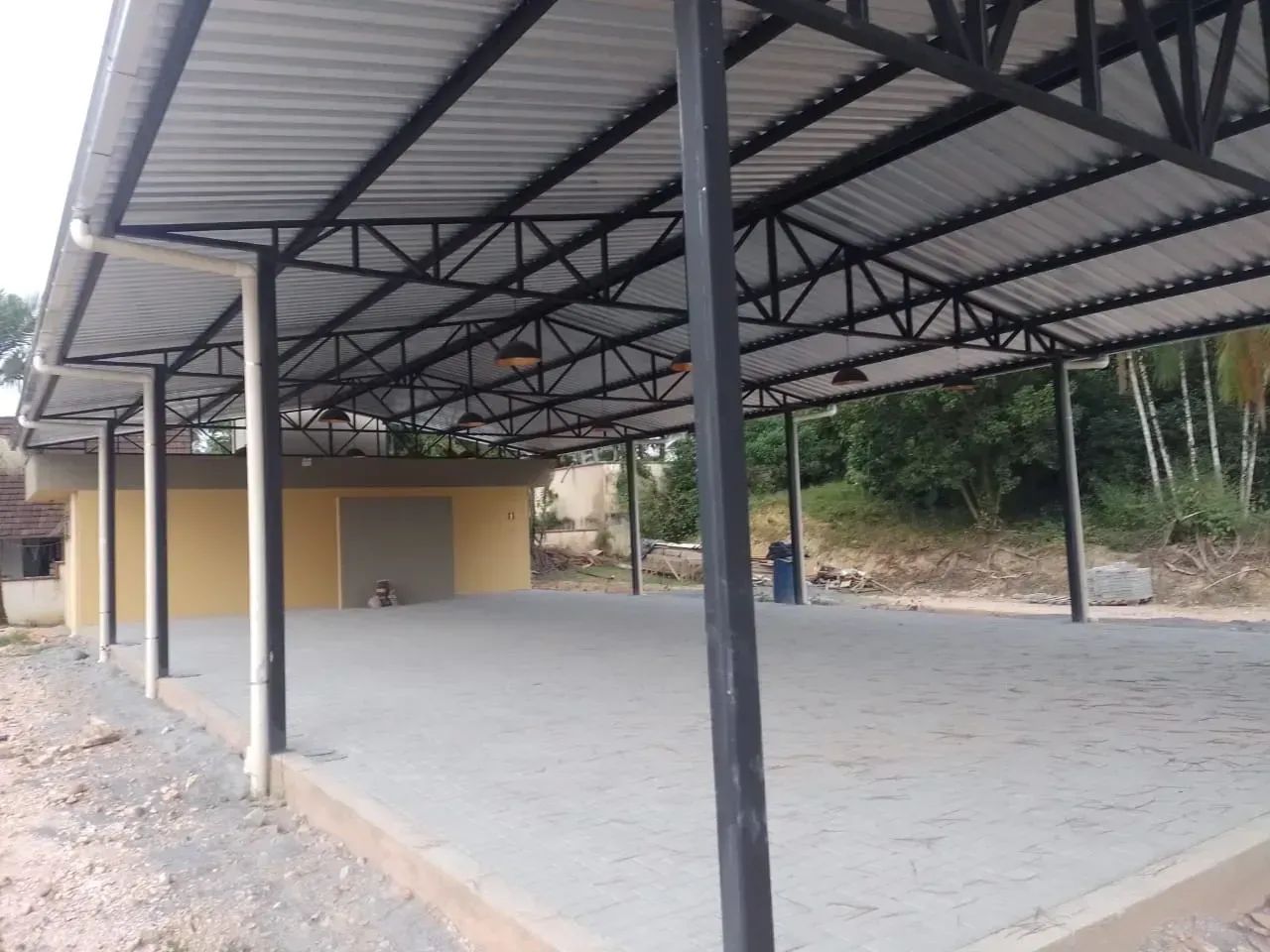 Imóvel para aluguel tem 200 metros quadrados em Centro - Schroeder - SC