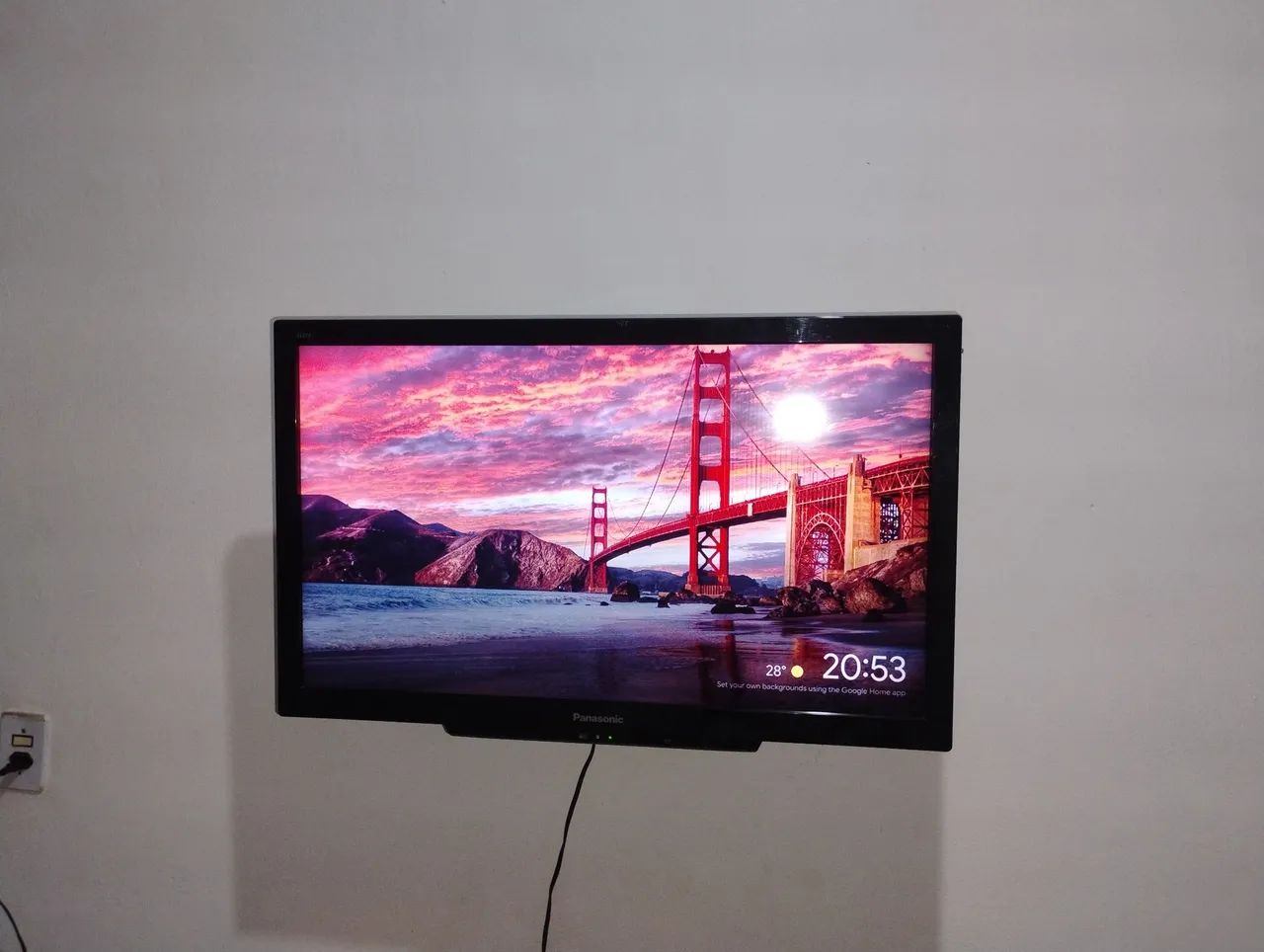 Televisão 32" boa 