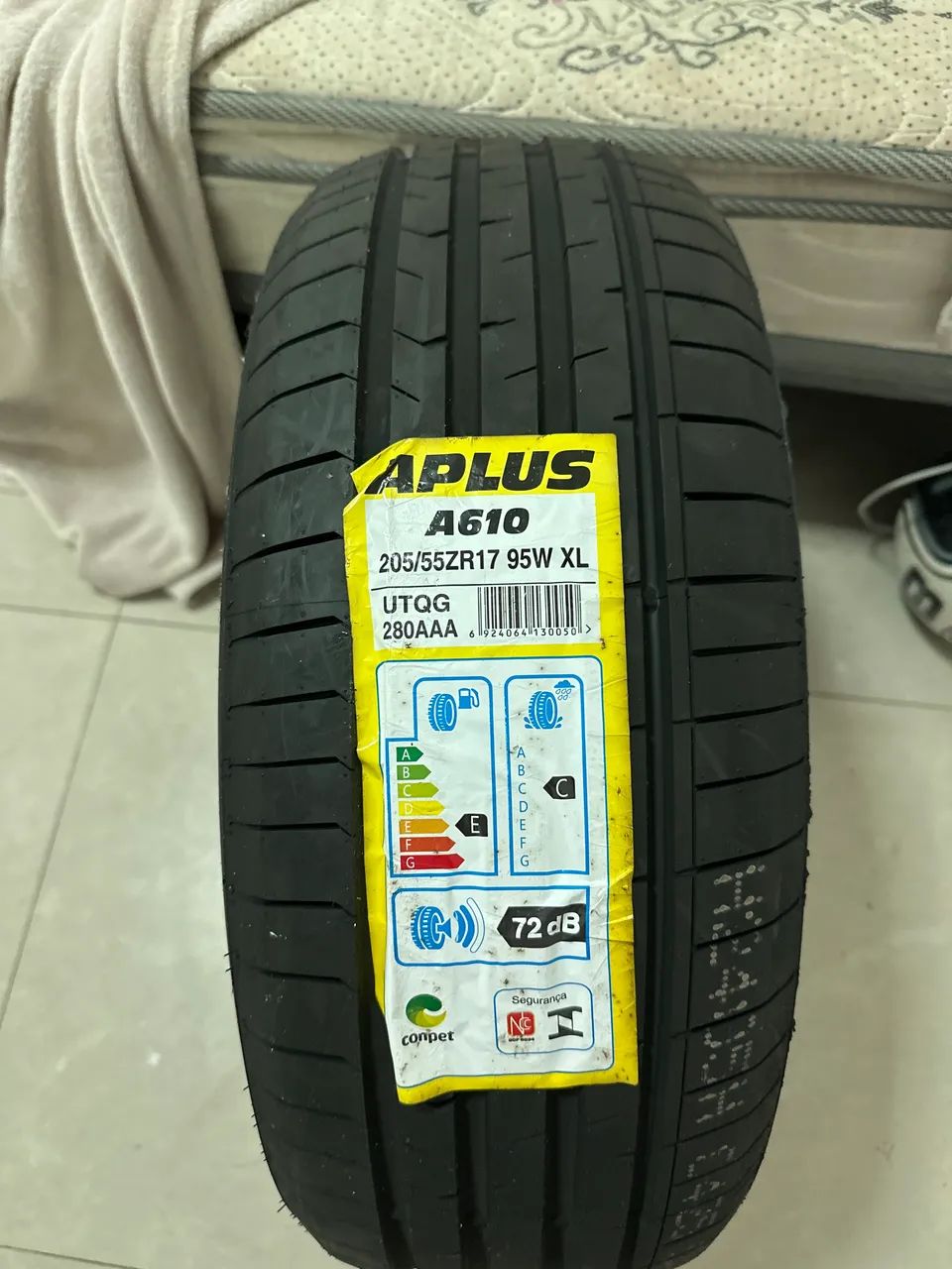 Pneu 205/55/17 novo - Foto 3