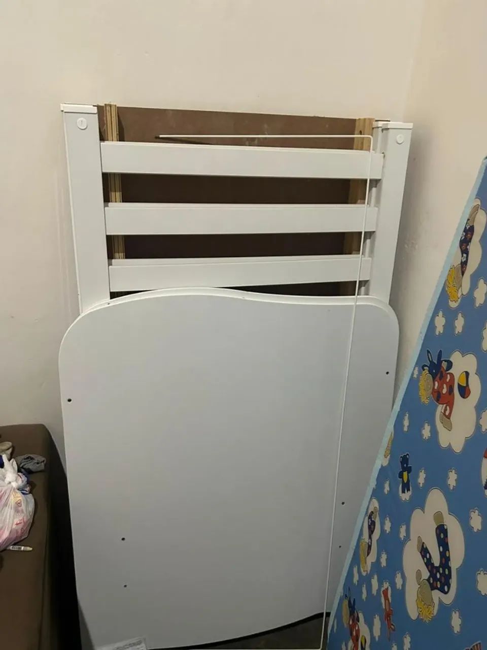 Berço com colchão 