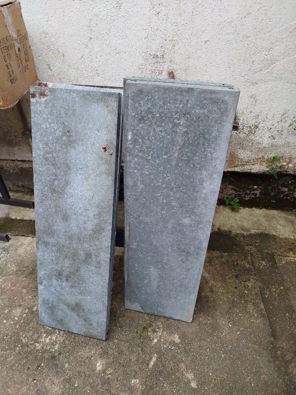 4 prateleiras de aço - 29x 92,5 cm , cor cinza