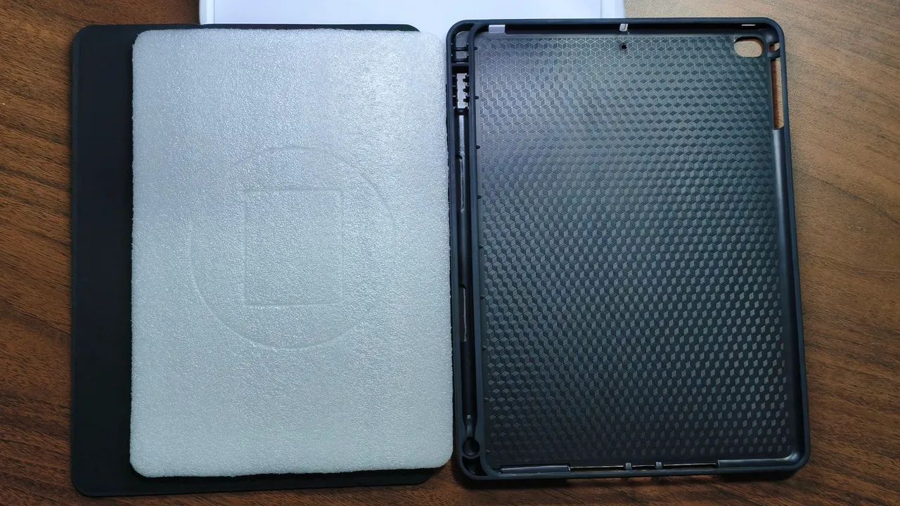 Capa Case para iPad Air 1 e 2 2017/2018 Preta Nova - Foto 3