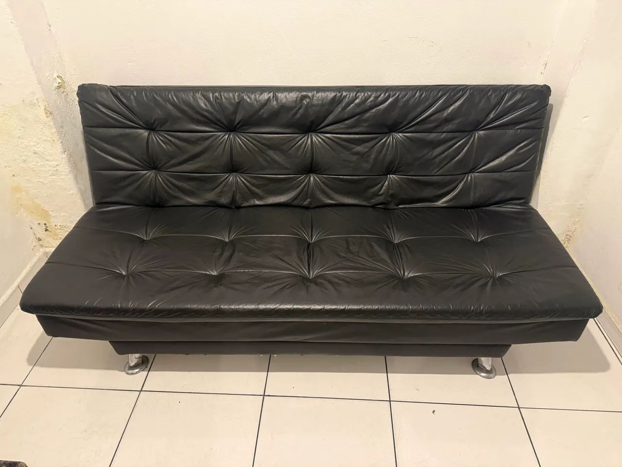Sofá-cama casal 3 lugares courino preto - Foto 3