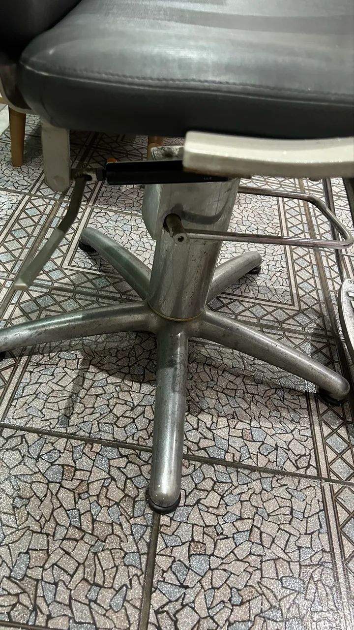 Cadeira Para Cabeleireiro e Barbeiro  - Foto 5