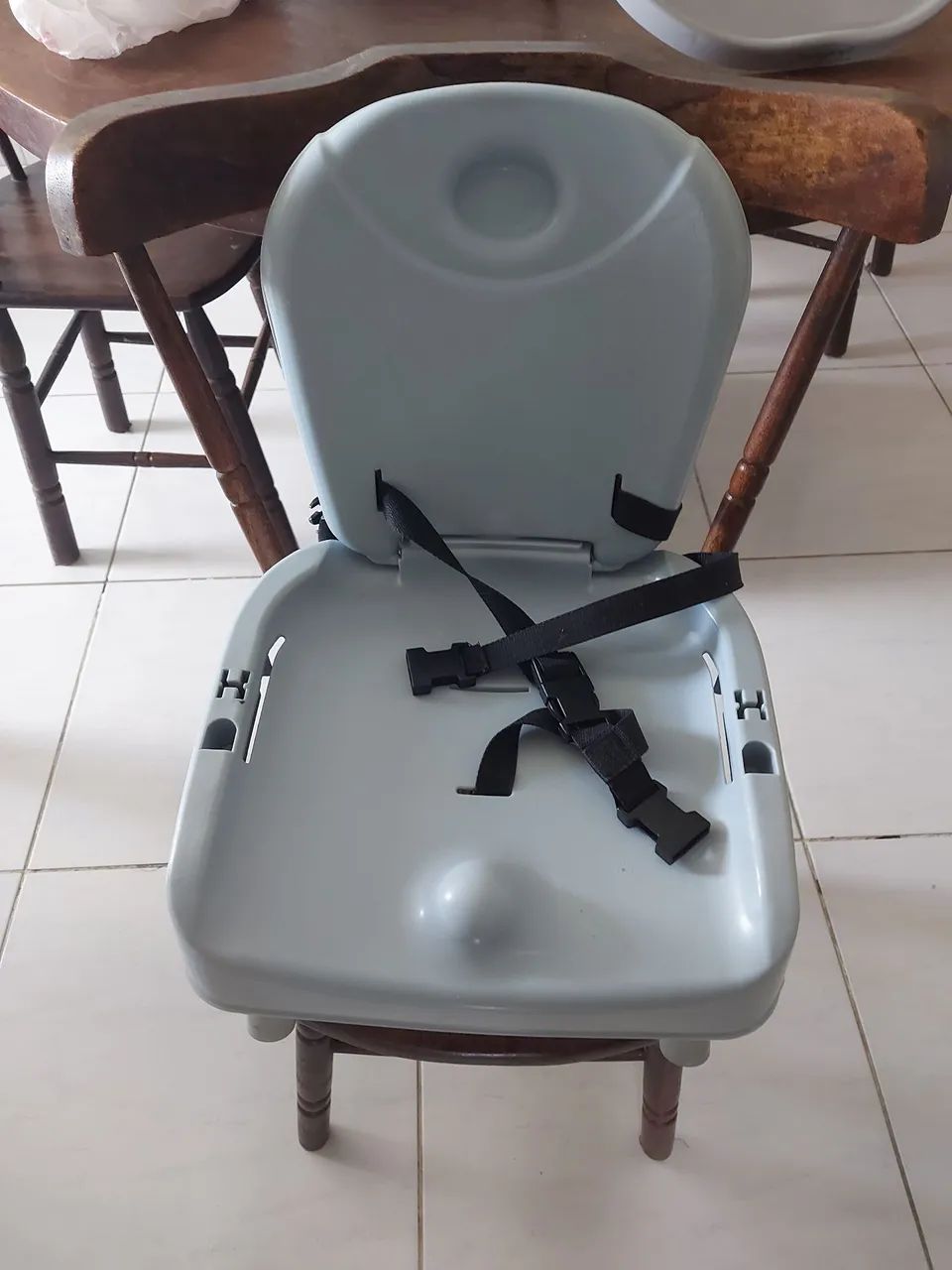 Cadeira de alimentação portátil para bebê  - Foto 4