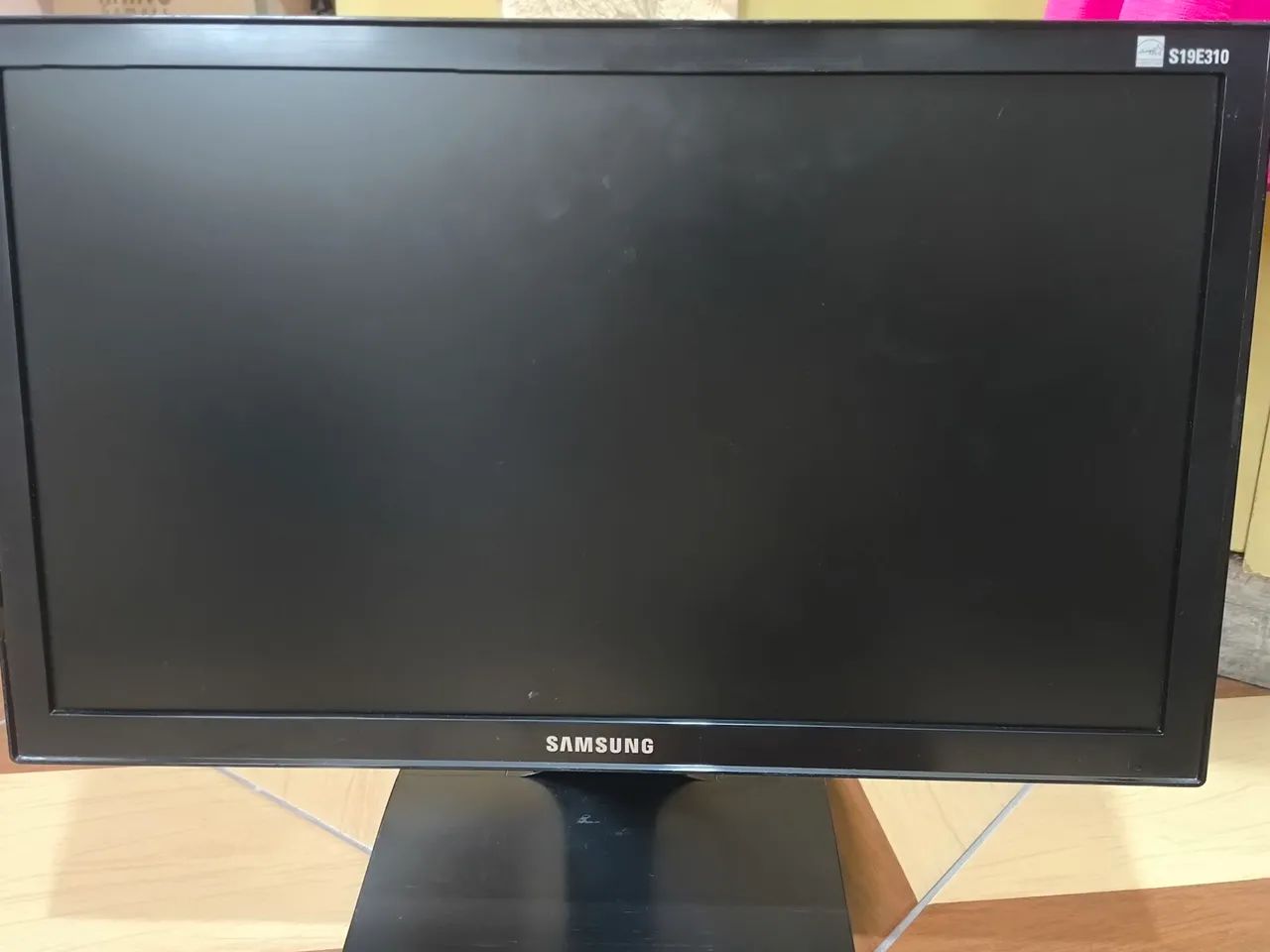 Monitor Samsung S19E310 - Foto 2