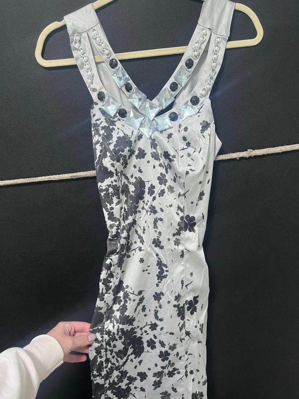 Vestido com pedras