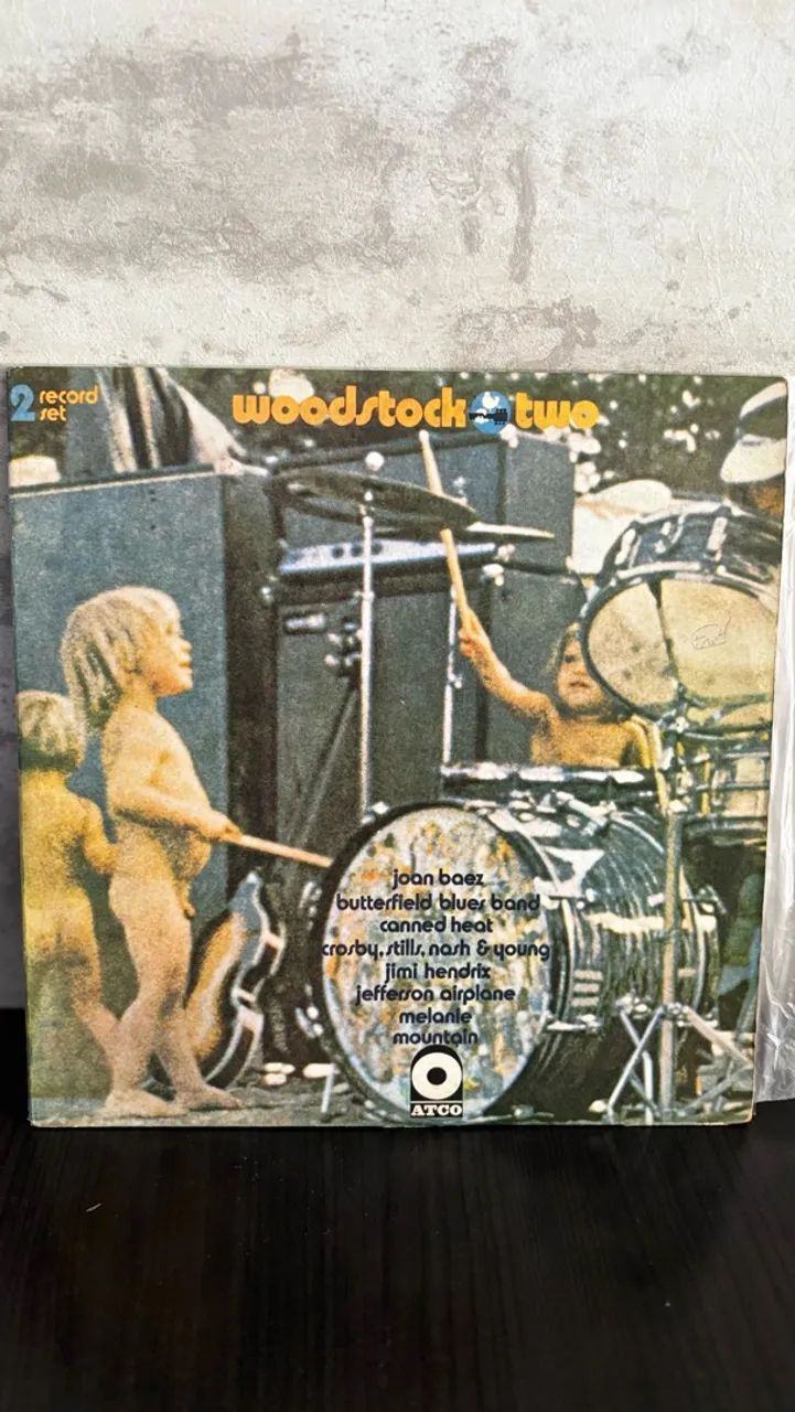 icônico Woodstock Two