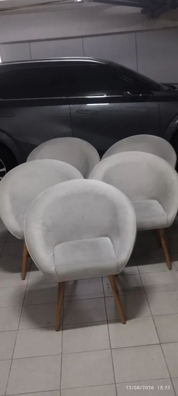 Cinco lindas poltronas 