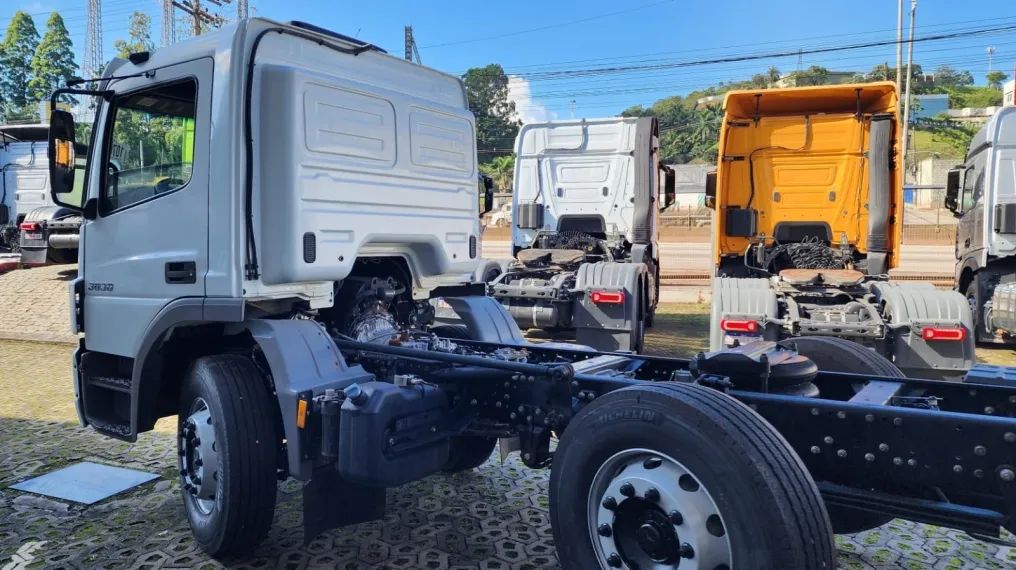 Atego 3030 - Foto 2