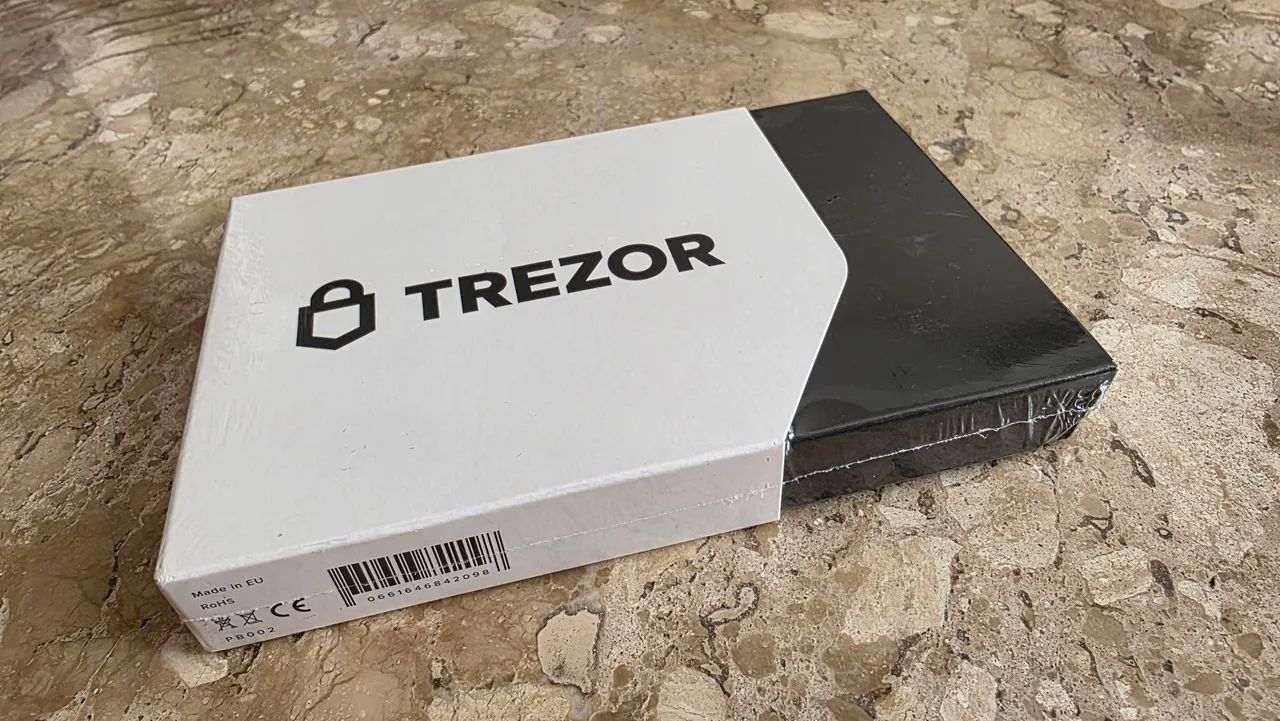 Trezor Model T - Nova, Lacrada e Nunca Utilizada - Foto 5