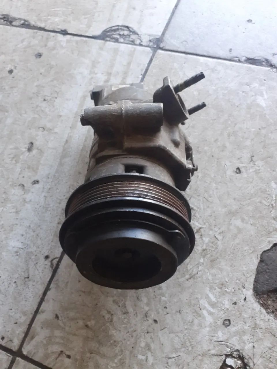 Compressor de ar condicionado  Ford ka