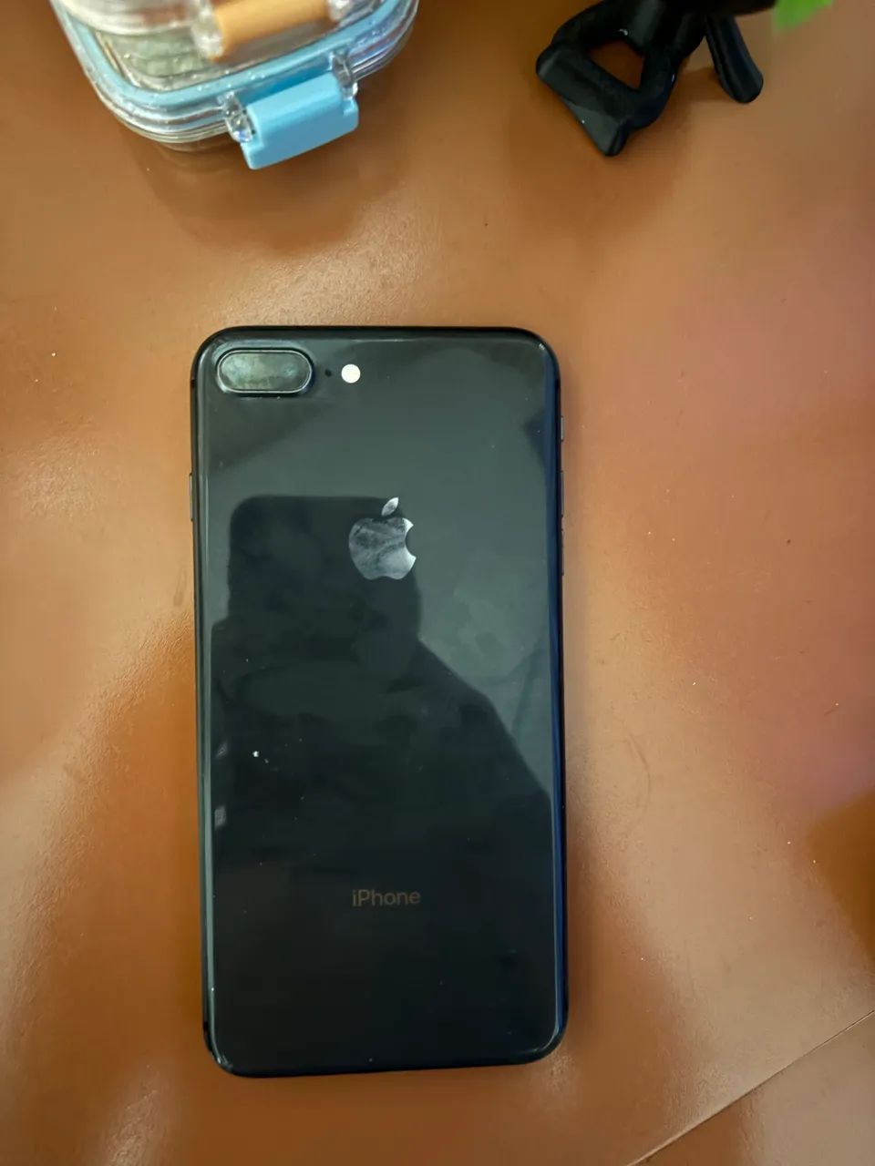 iPhone 8Plus - vai acompanhado de 3 capinhas - Foto 5