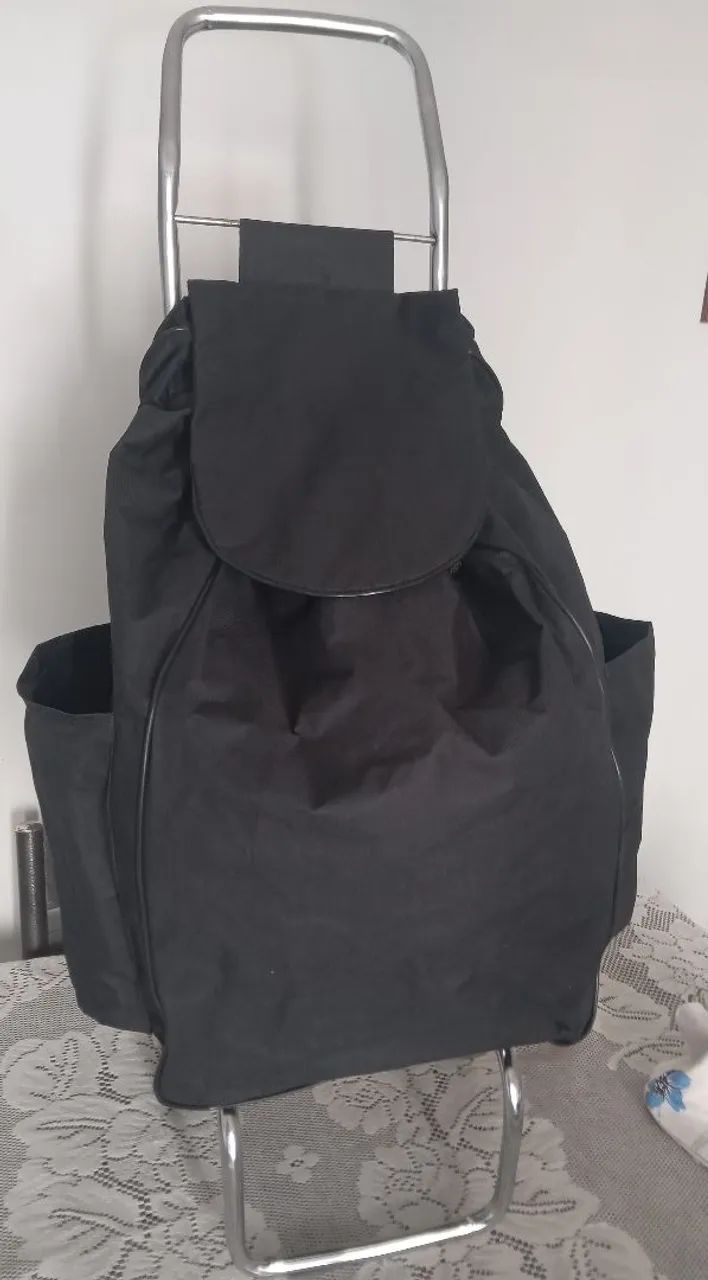 Carinho com bolsa para compras!