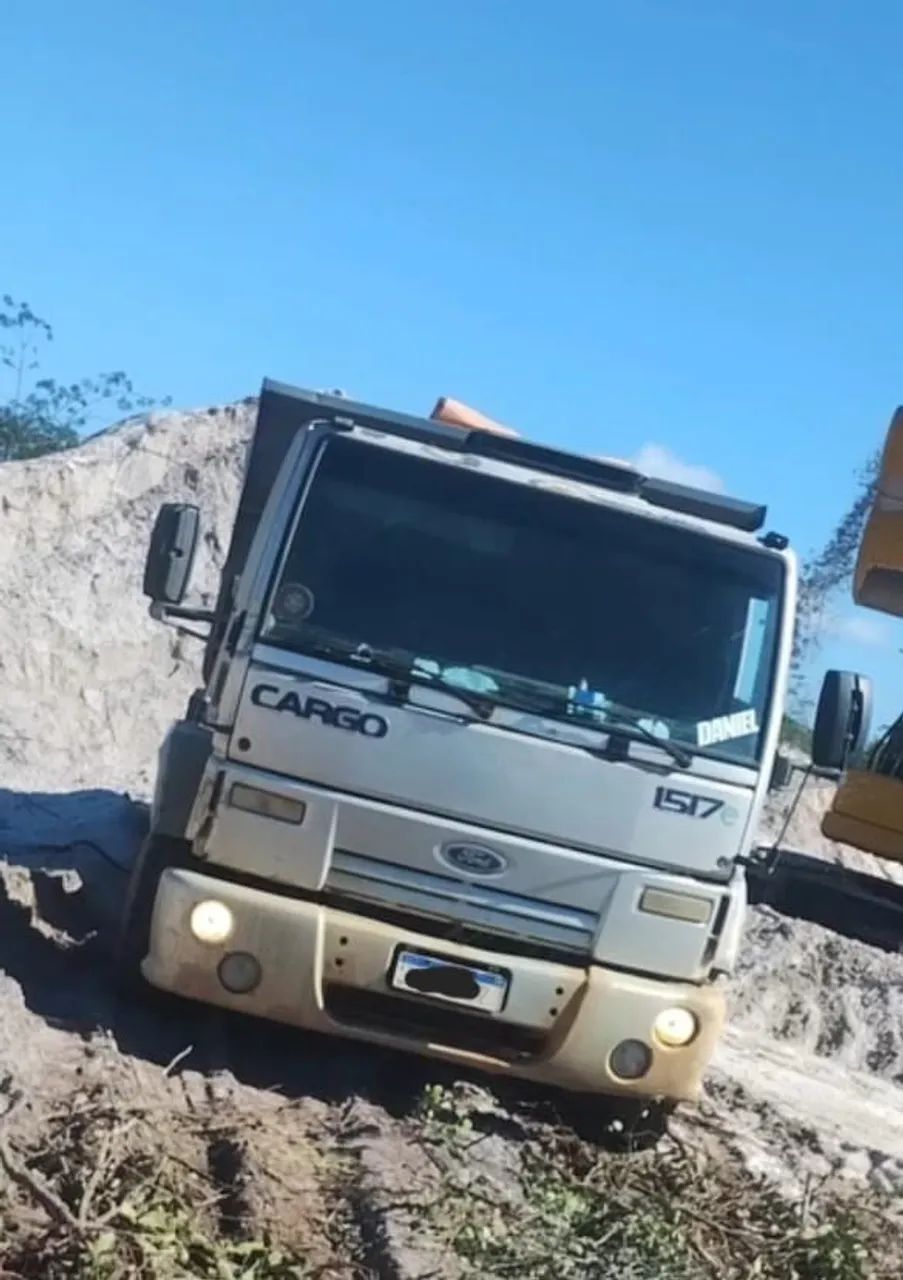 VENDO CAÇAMBA FORD CARGO 1517 E 