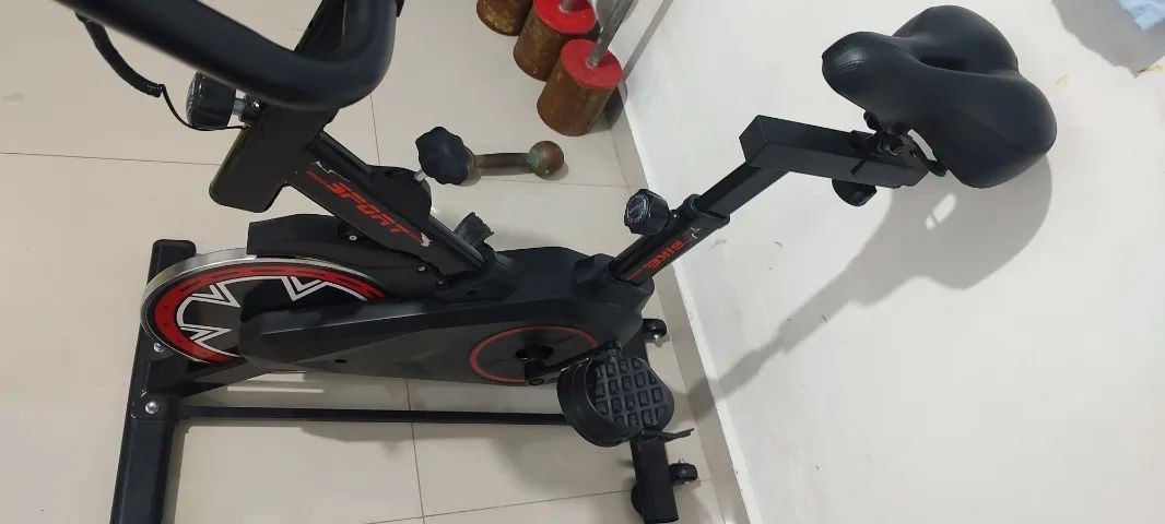 Bicicleta Ergométrica semi nova  - Foto 2
