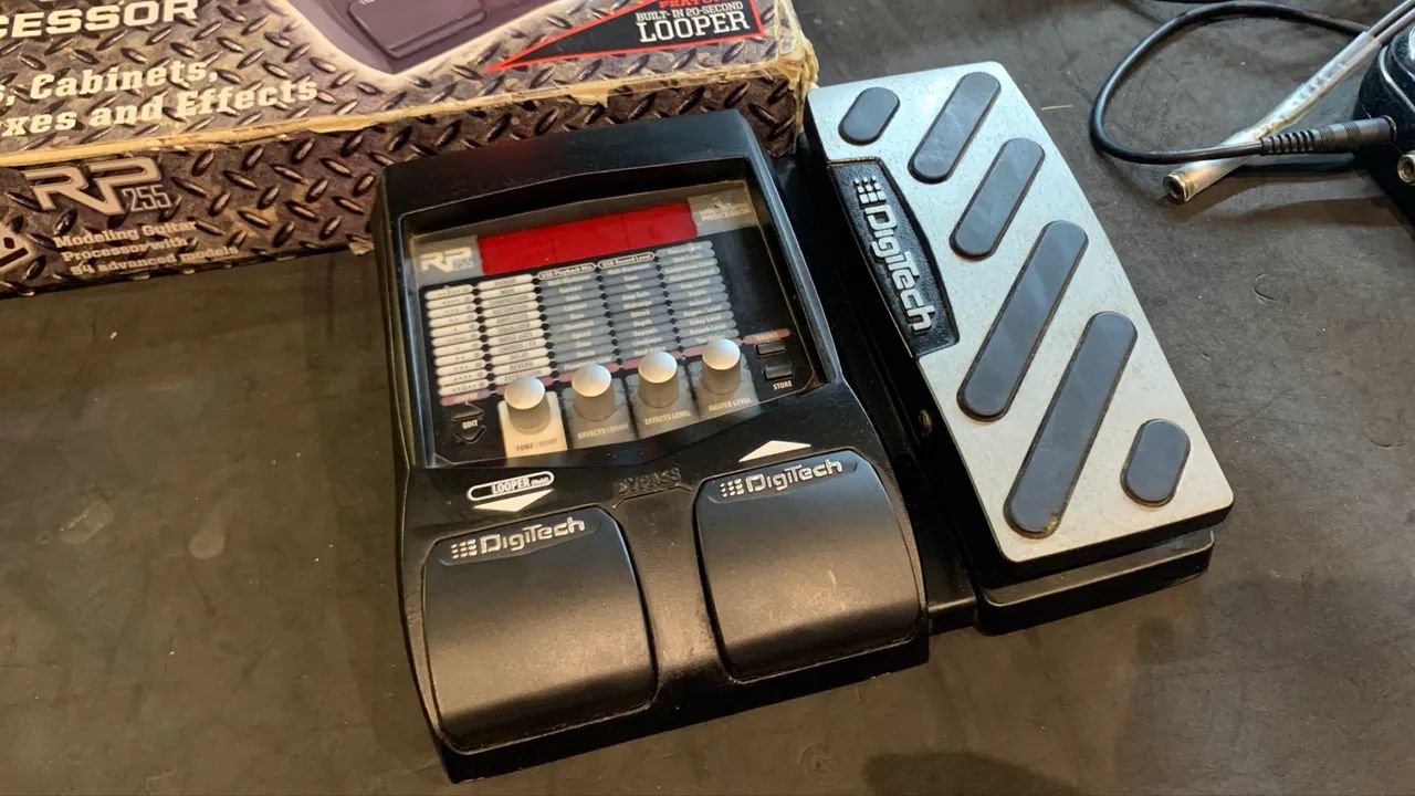 Pedaleira Digitech RP255 - Ótimas condições 