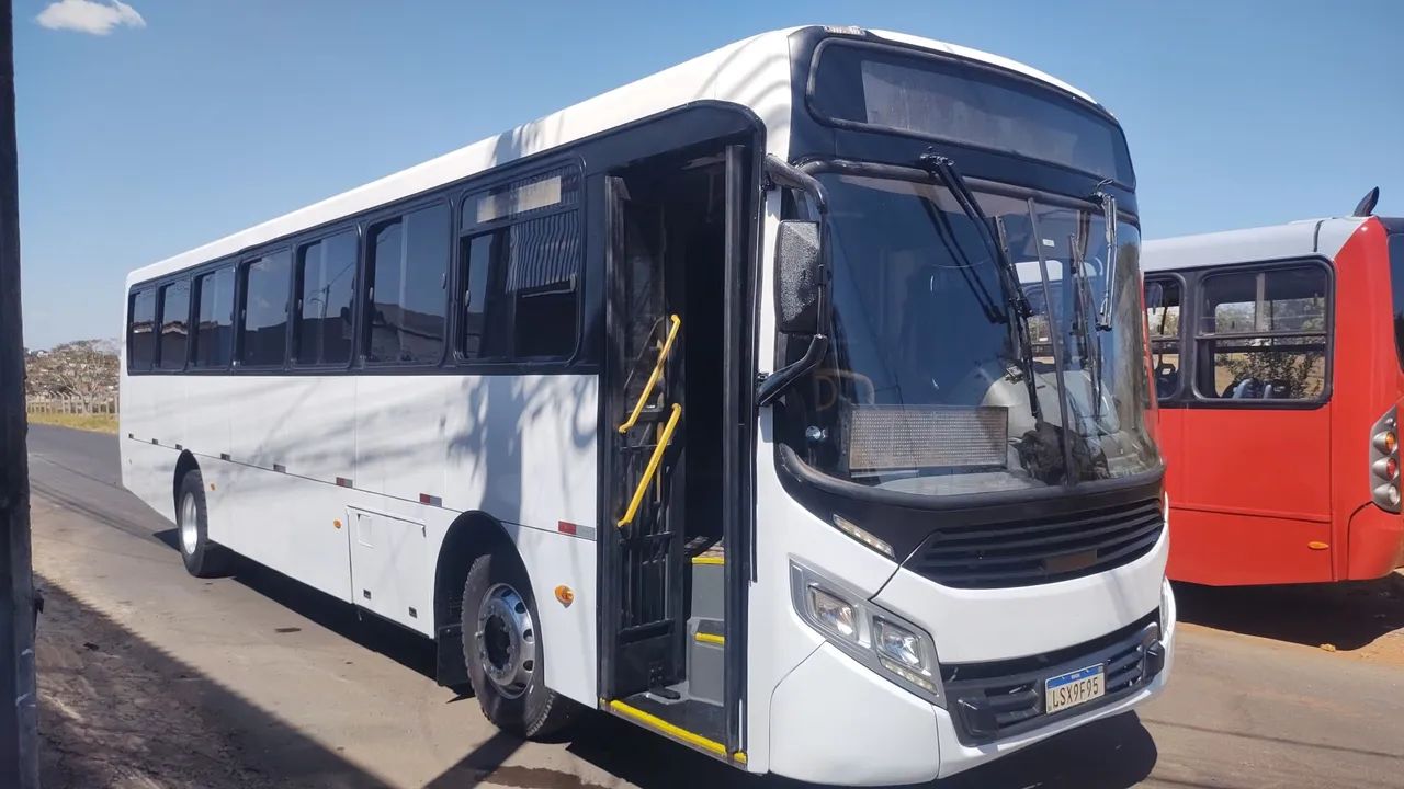 Ônibus M.B.1721 Ano 2017 - Foto 2