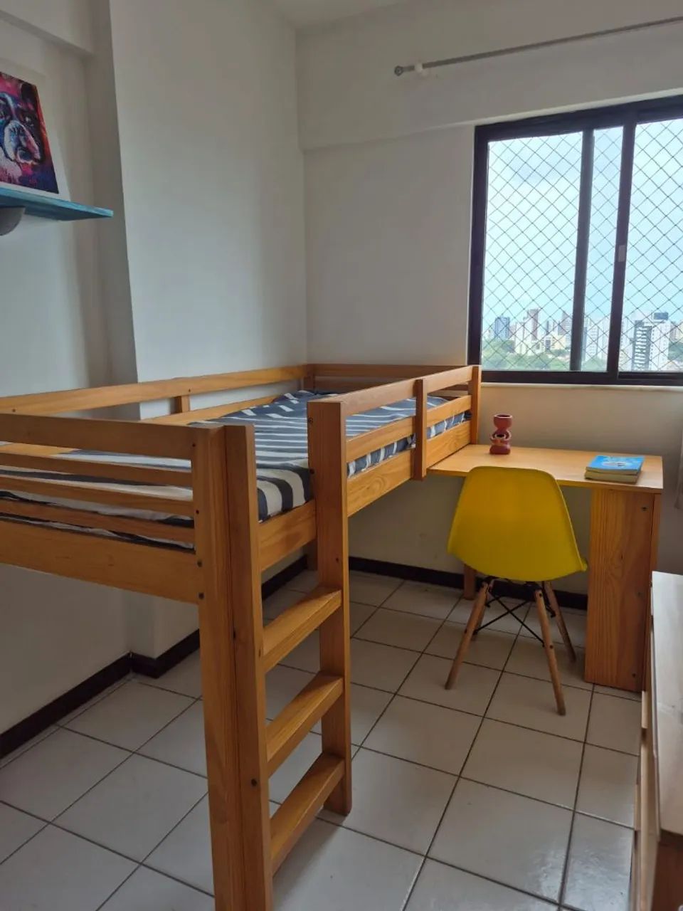 Cama de Solteiro Suspensa com escrivaninha 