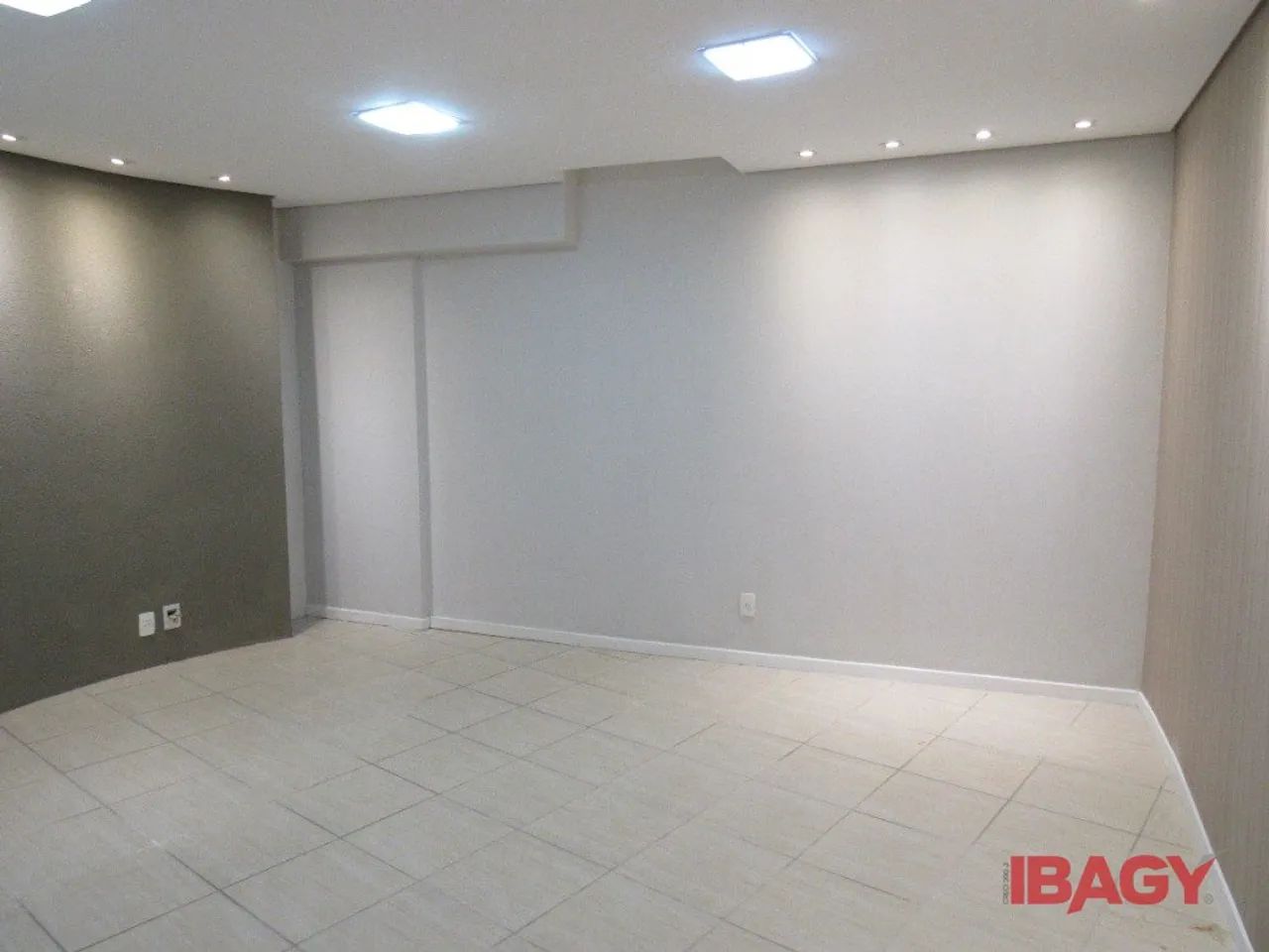 Oportunidade! Salas/Conjuntos em Centro - Florianópolis - Foto 4