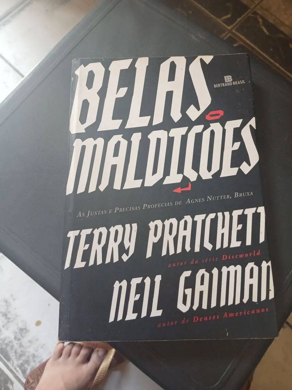 Belas Maldições. Livro de Comédia. 