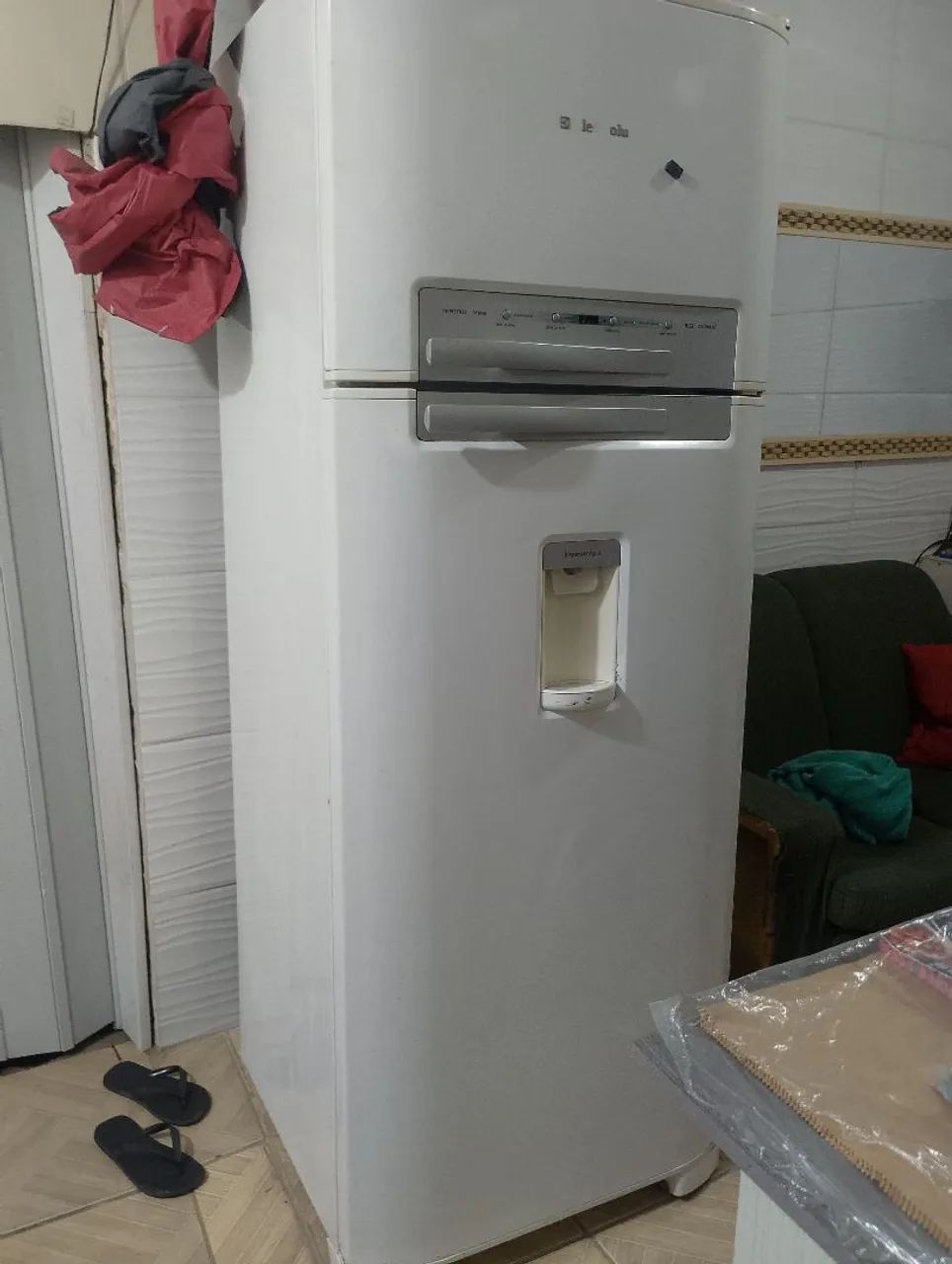Geladeira Eletrolux 220 volts