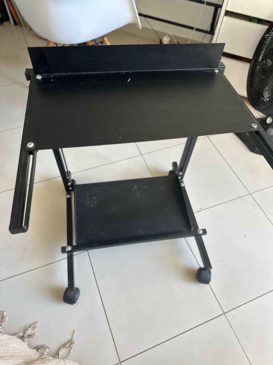 Rack / Suporte para Mesa de Som SATY 8000-0 com Rodinhas e Ajuste - Foto 4